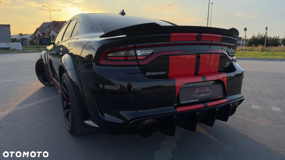 Dodge Charger 6.4 Scat Pack Widebody - 12