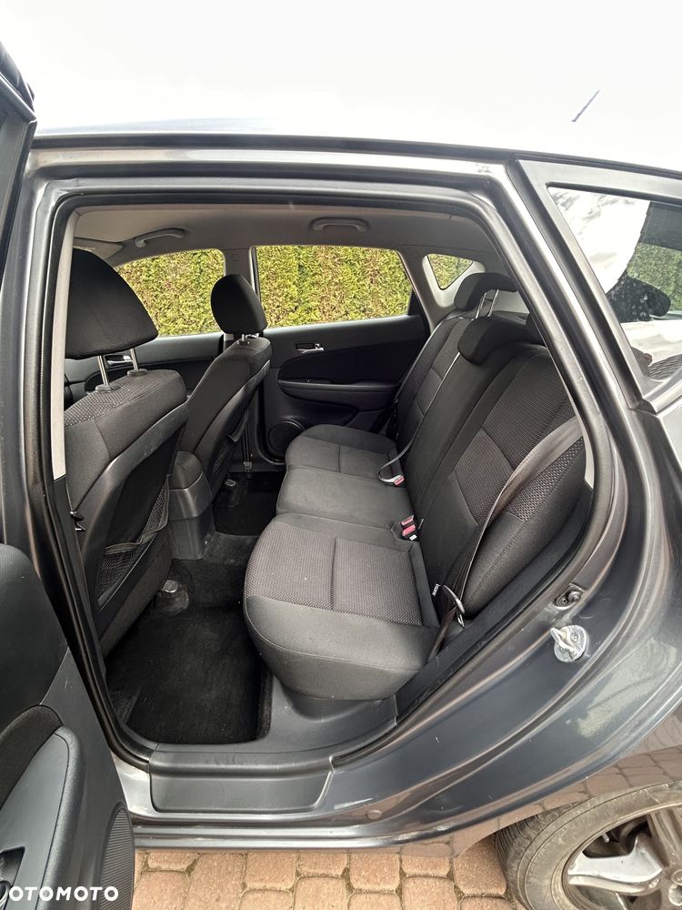 Hyundai i30 1.6 CRDi Comfort EU5 - 7