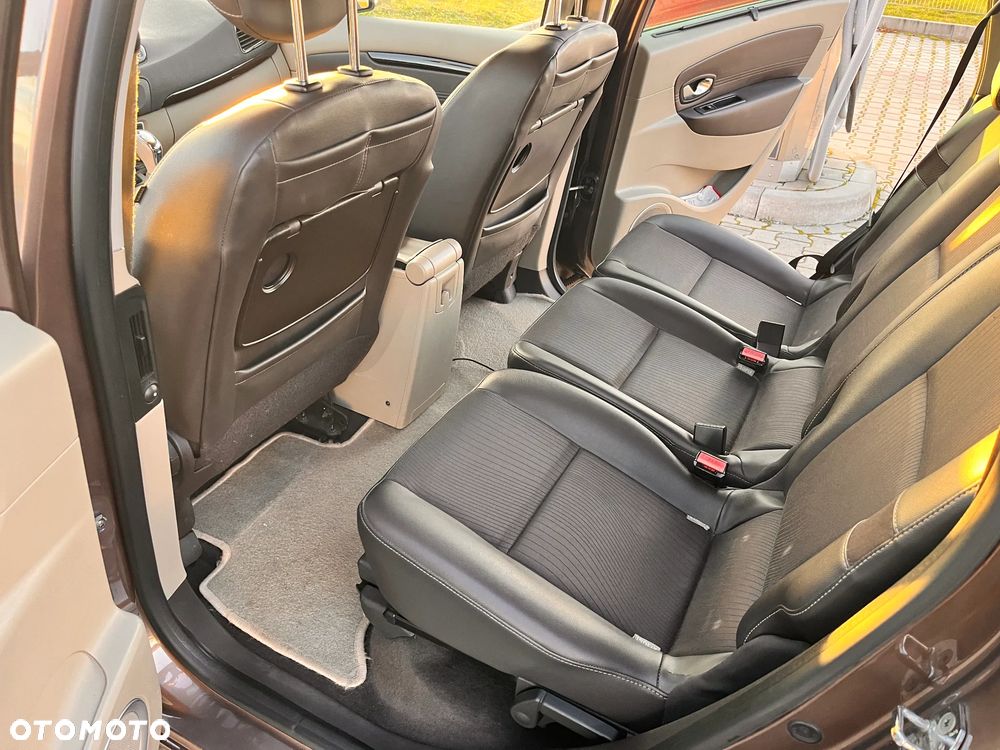 Renault Grand Scenic Gr 2.0 16V Privilege CVT - 10