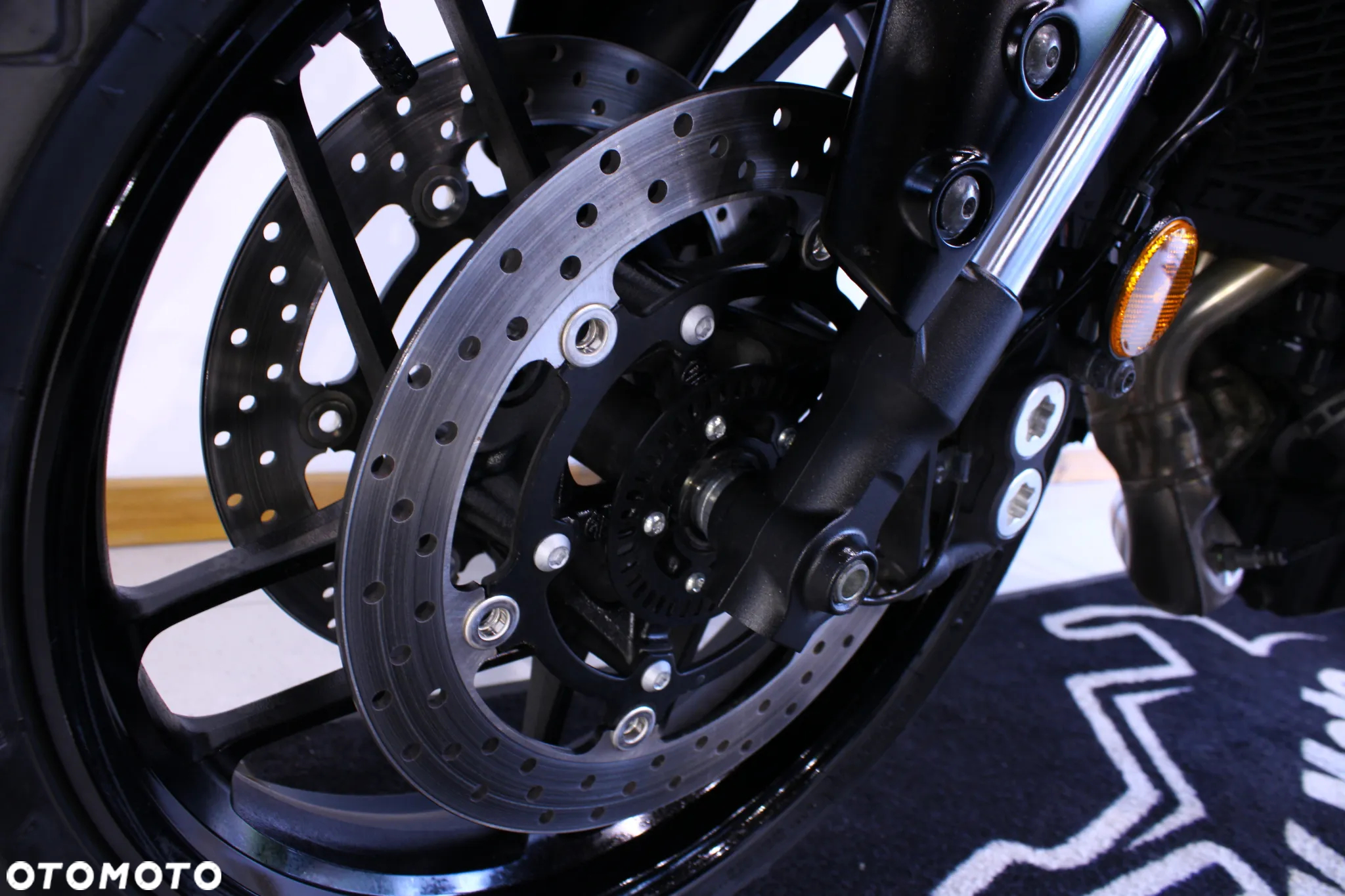 Yamaha MT - 27