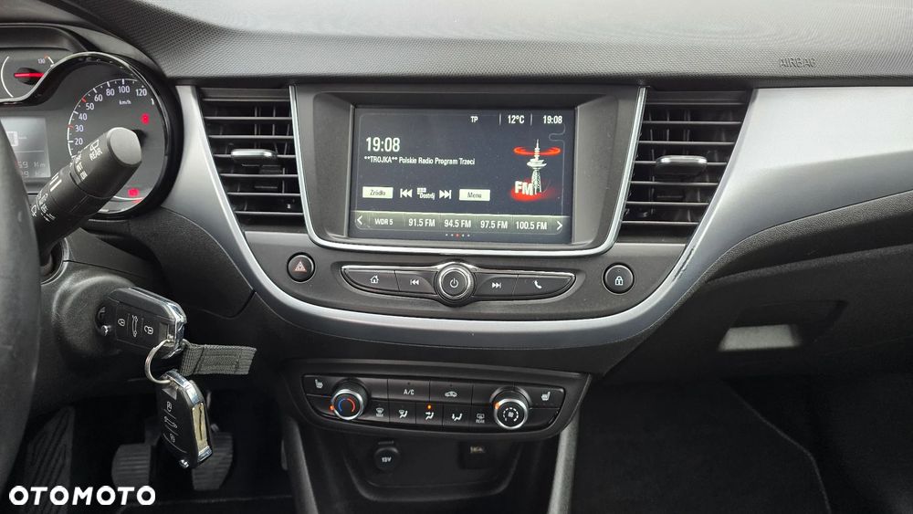 Opel Crossland X - 16