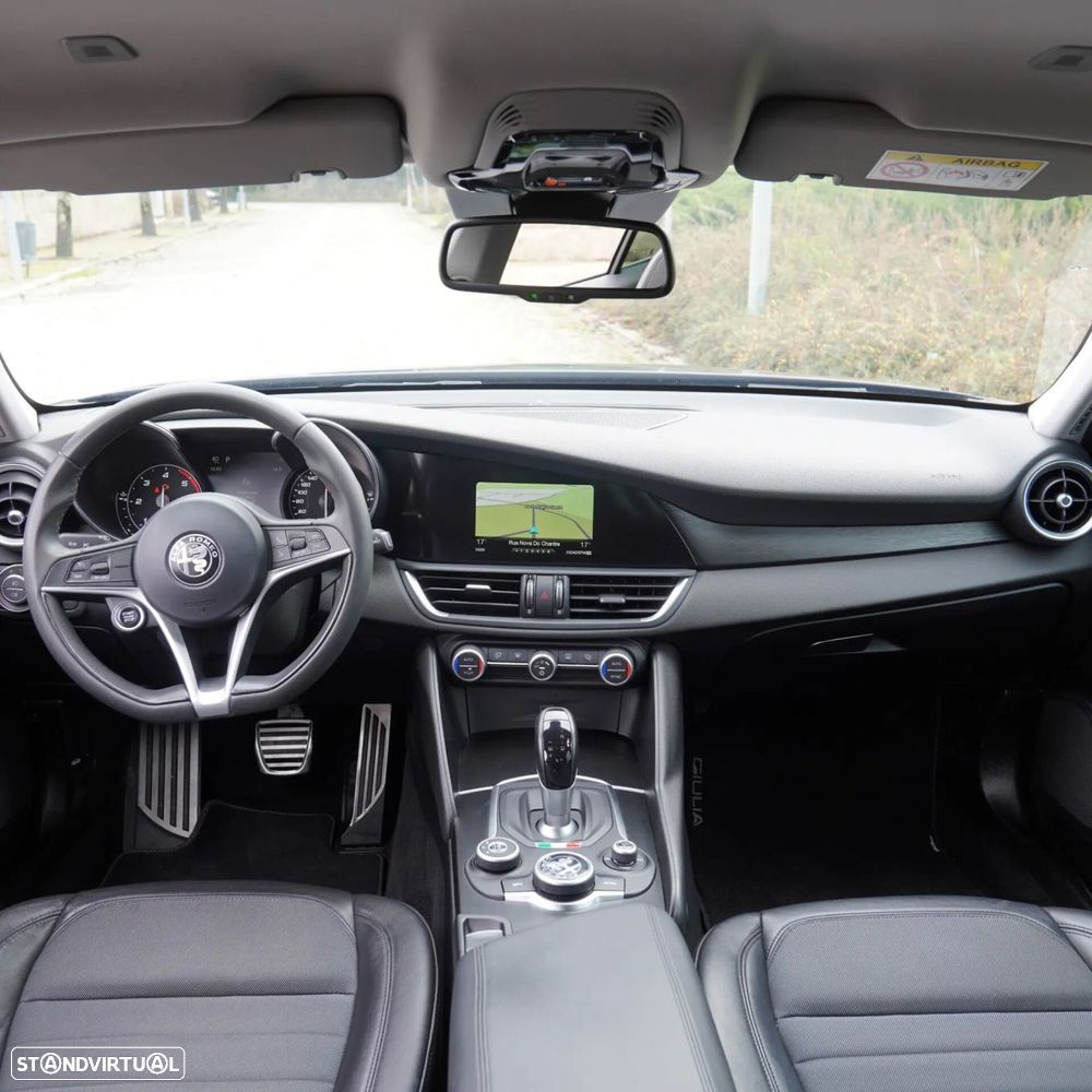 Alfa Romeo Giulia 2.2 D AT8 - 10