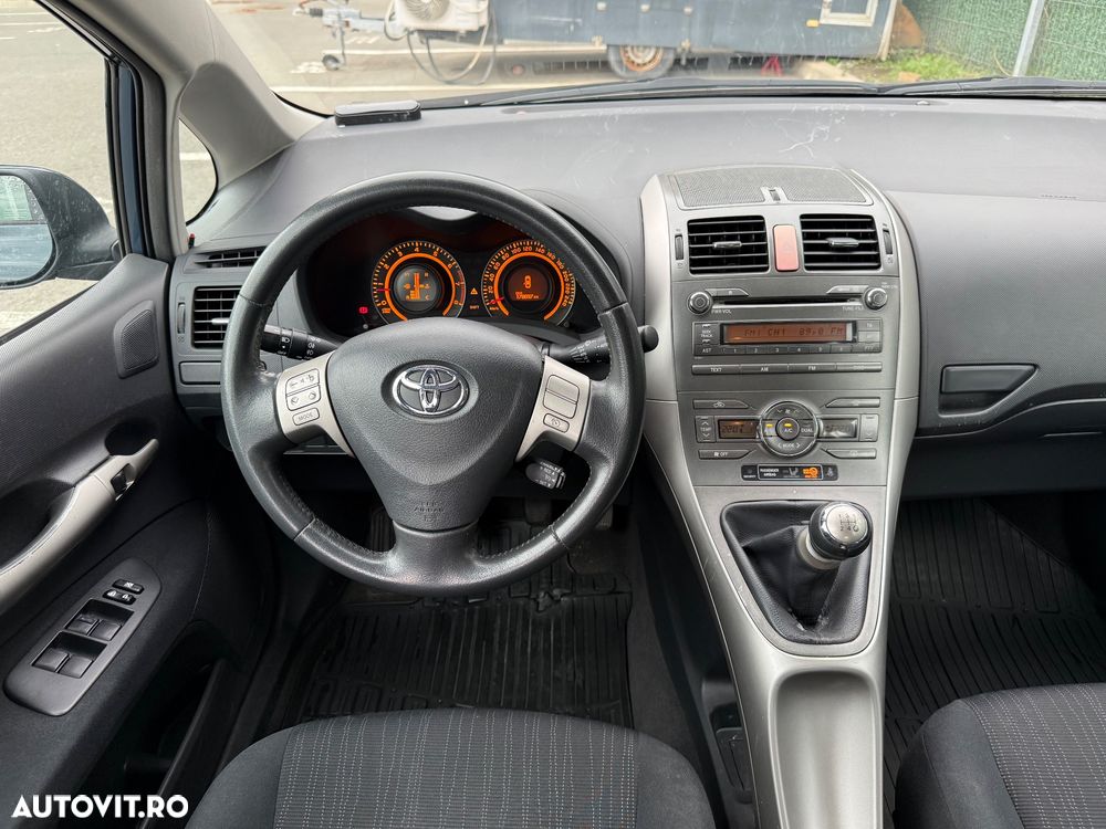 Toyota Auris 1.6 Sol - 7
