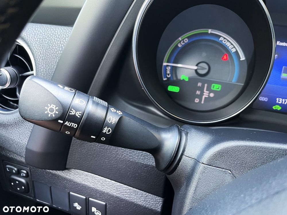Toyota Auris 1.8 HSD Prestige NAVI - 25