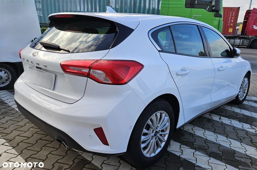 Ford Focus 1.5 EcoBlue Start-Stopp-System TITANIUM - 2