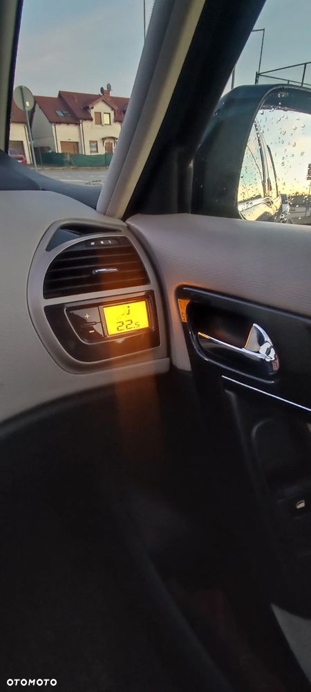 Citroën C4 Picasso 2.0 HDi FAP Exclusive - 16