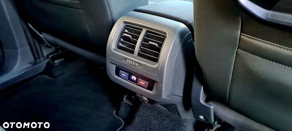 Volkswagen Touran 1.6 TDI DPF BlueMot Trendline - 16