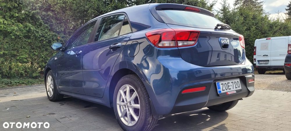 Kia Rio - 11
