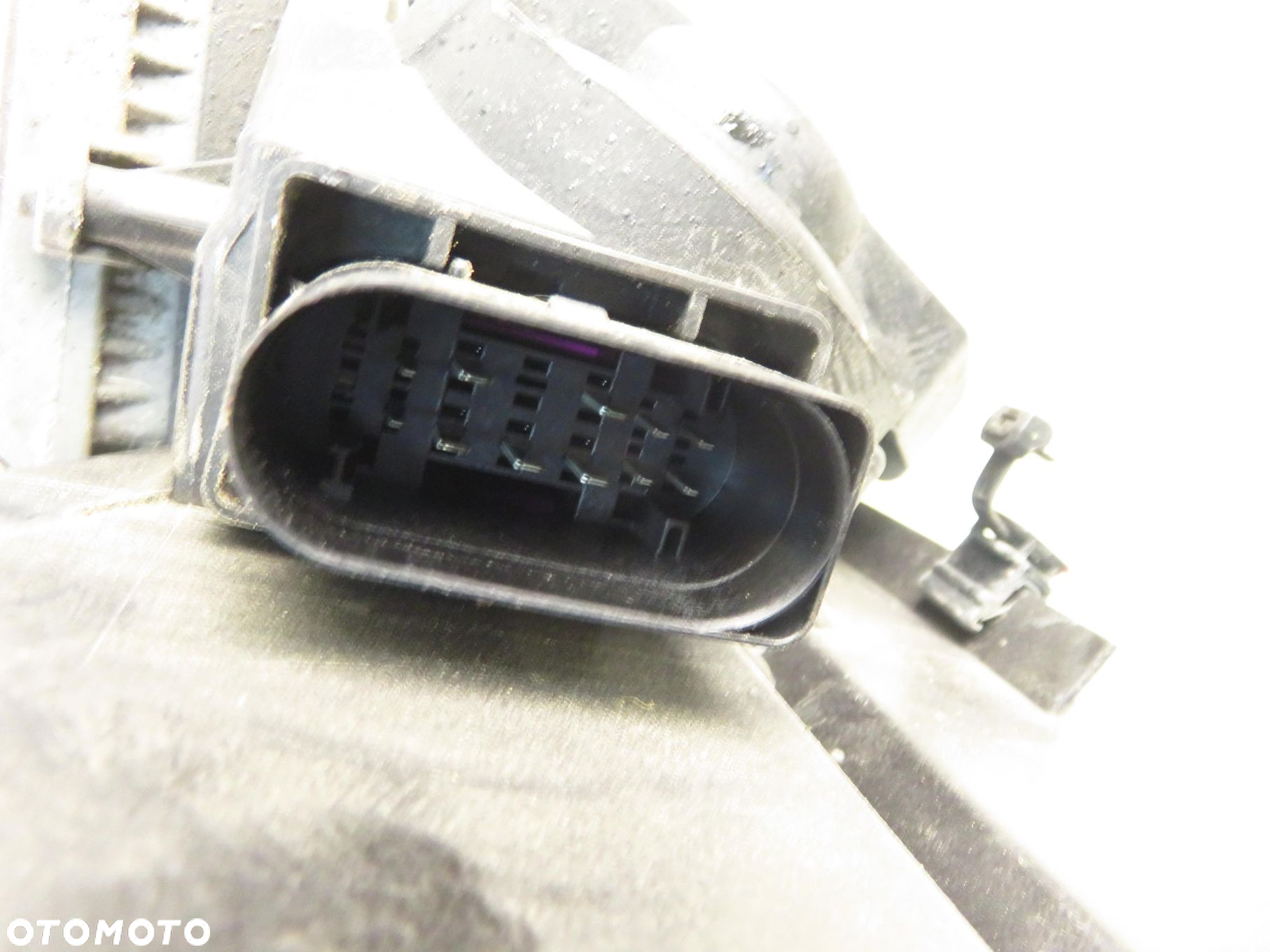 LAMPA PRAWA PRZEDNIA AUDI A4 B7  XENON 8E0941004AM - 2
