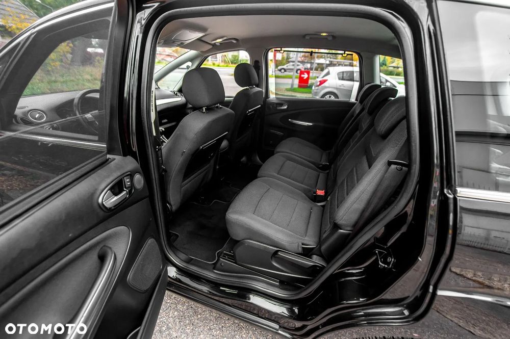 Ford S-Max - 21