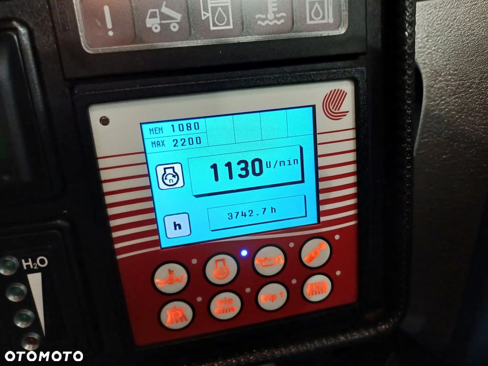 Renault D12 Zamiatarka Zoeller Faun Euro 6 PM10 Szczotki L/R Rok 2017 2 Silniki 2825 MTH - 21