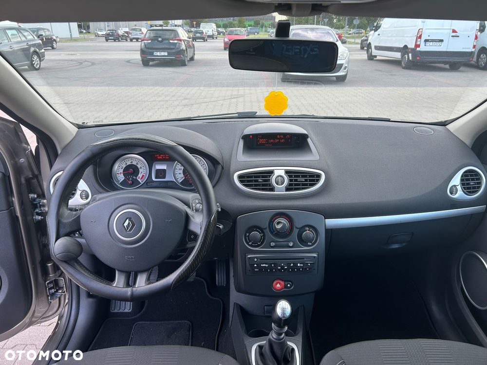 Renault Clio 1.6 16V GT - 12