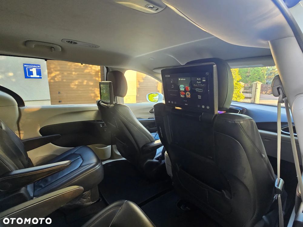 Chrysler Pacifica - 18