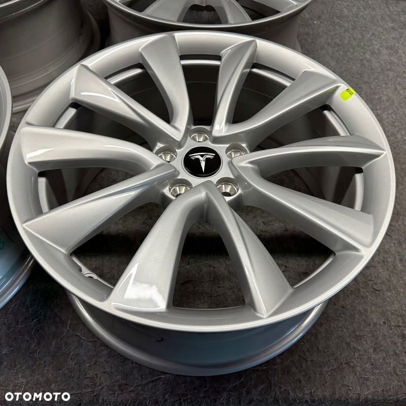 KOMPLET FELG TESLA MODEL 3 LIFT 19” PERFORMANCE - 5