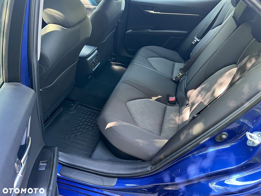 Toyota Camry 2.5 Hybrid Comfort CVT - 23