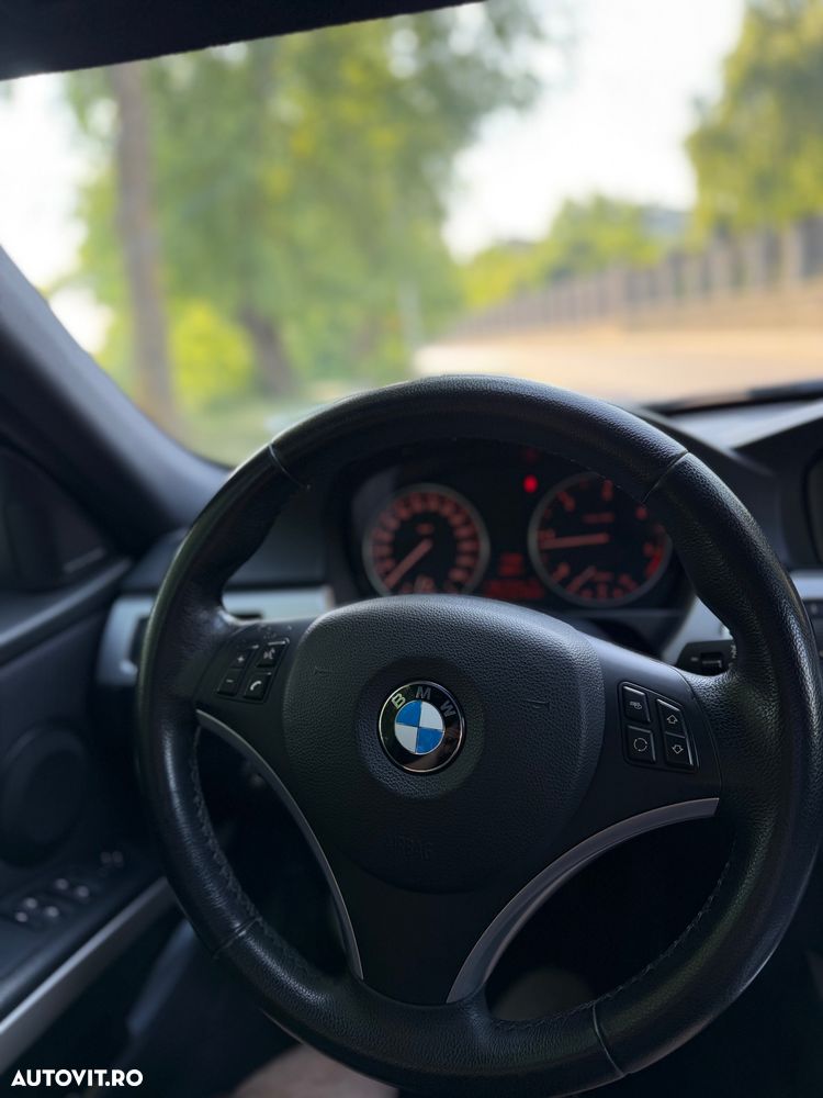 BMW Seria 3 320d - 34