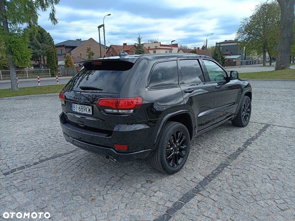 Jeep Grand Cherokee - 8