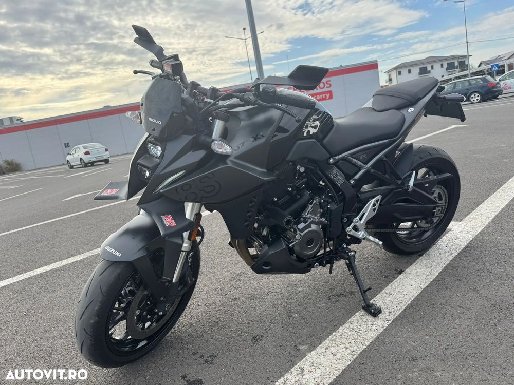 Suzuki GSX-8S - 4