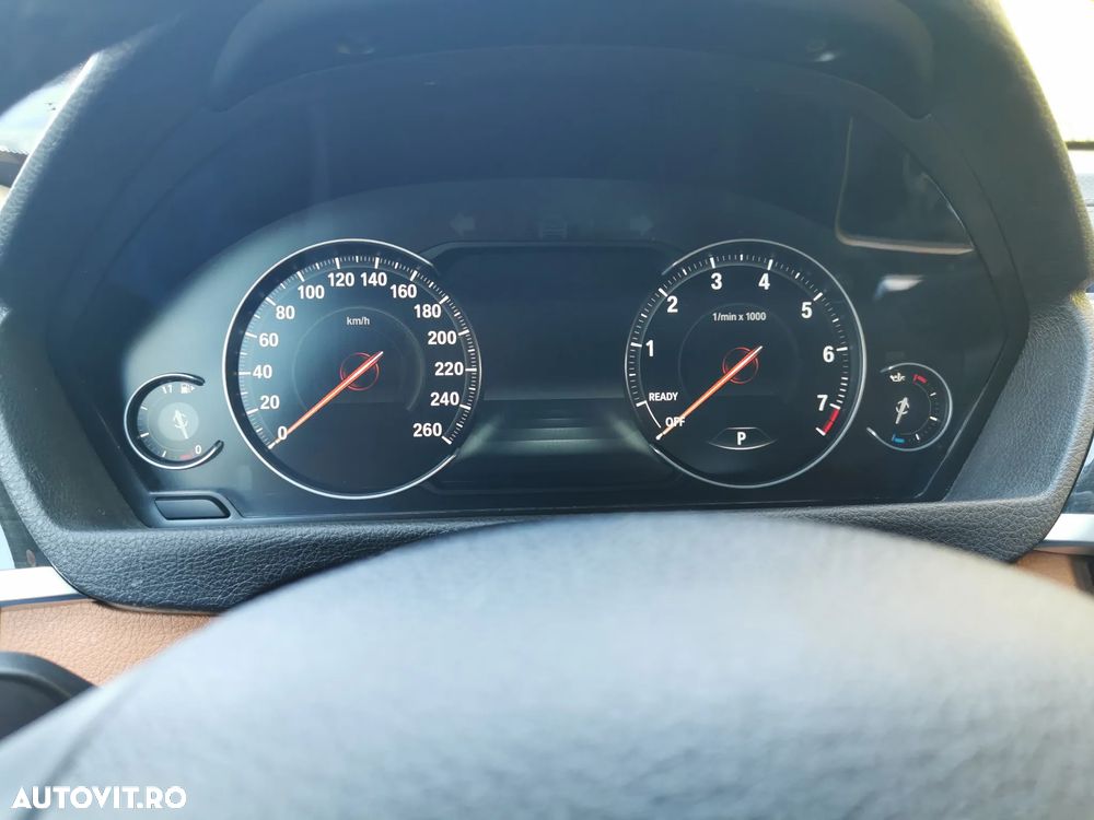 BMW Seria 3 320i GT xDrive AT - 21