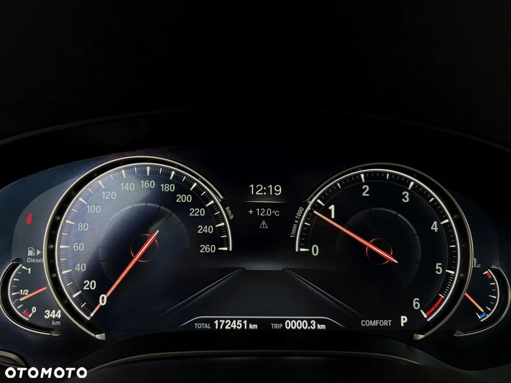 BMW Seria 5 520d - 23