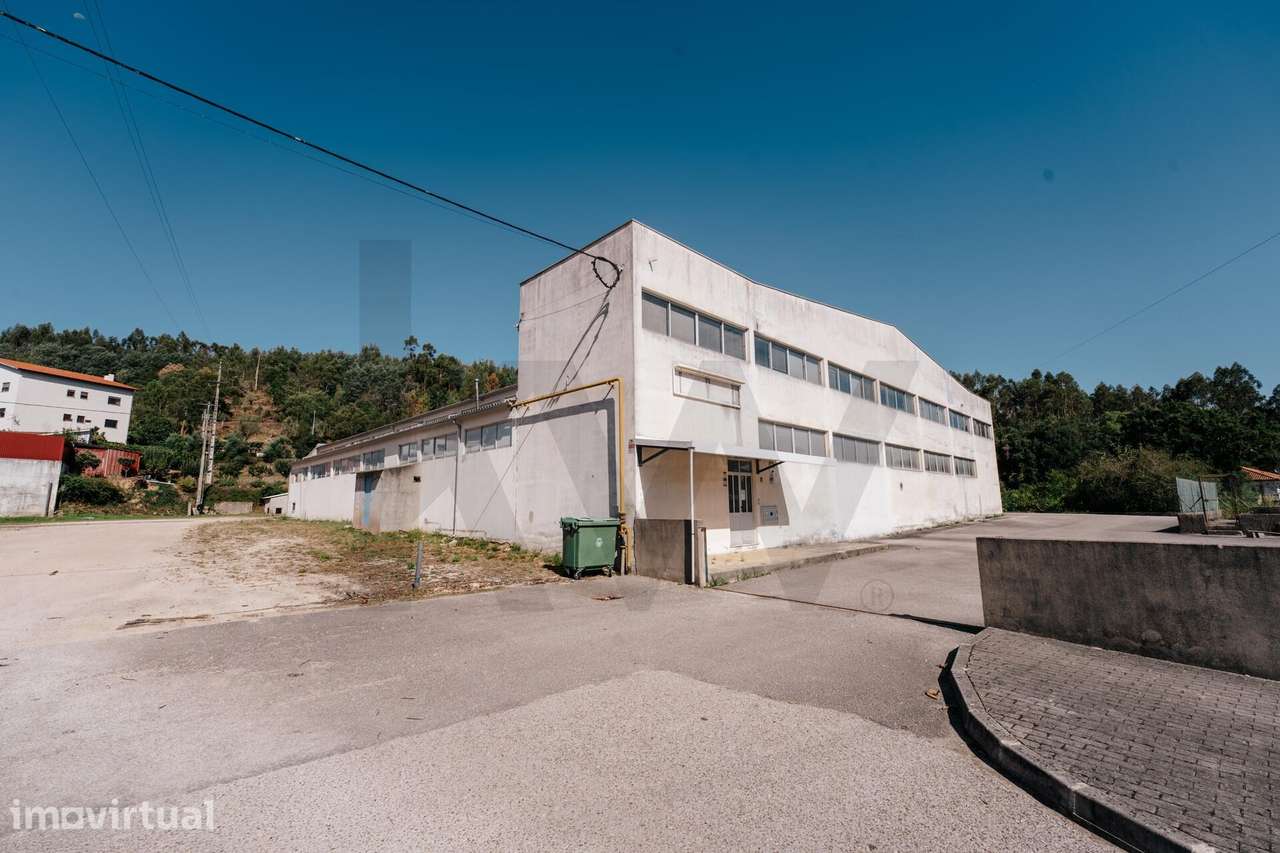 PAVILHÃO INDUSTRIAL DE GRANDE DIMENSÃO | 2.258 m2 | ZONA INDUSTRIAL DE - Grande imagem: 3/50