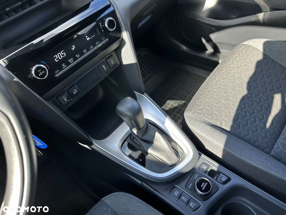 Toyota Yaris Cross Hybrid 1.5 Comfort 4x4 - 21