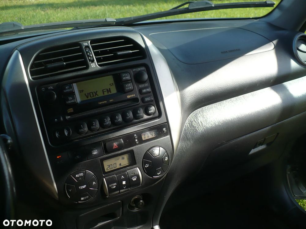 Toyota RAV4 - 16