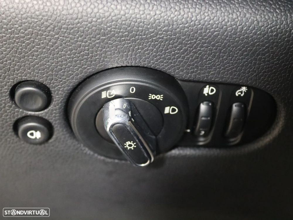 MINI 5 Portas Cooper Aut. - 38