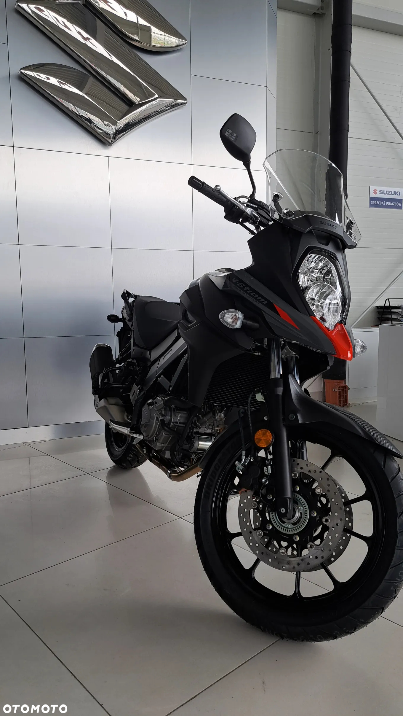 Suzuki DL - 12