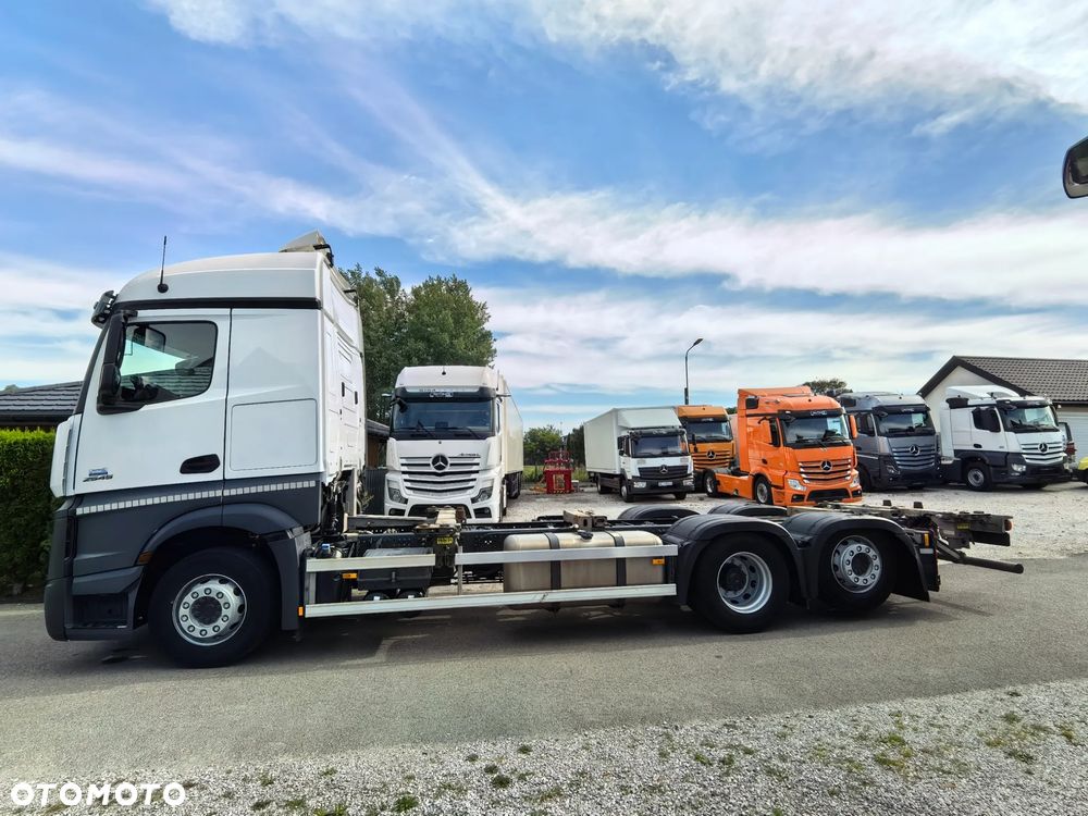 Mercedes-Benz Actros 2545 // Lusterka // Zabudowa Multi // Rozstaw 4900mm // Standard // MP5 // - 3