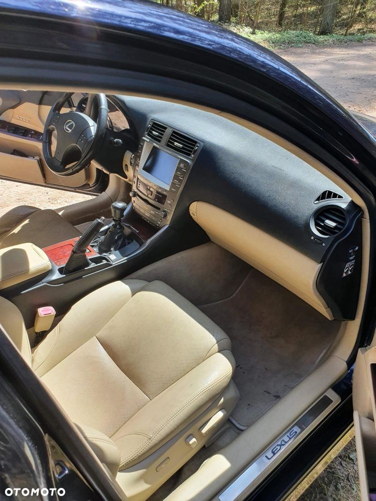 Lexus IS 220 D Prestige - 7