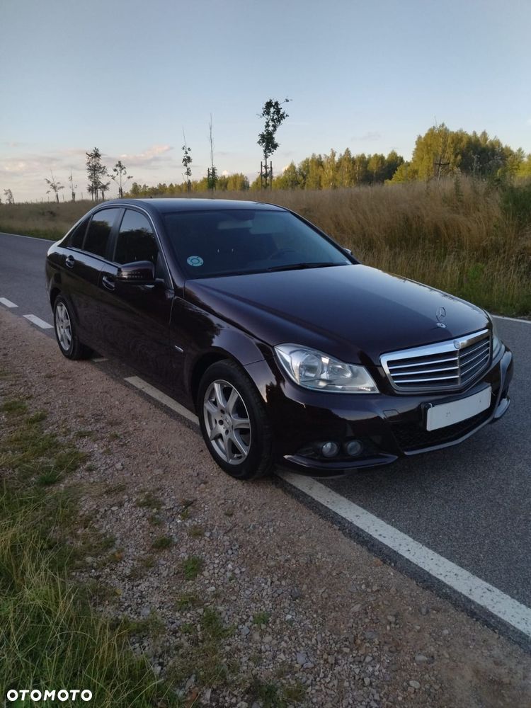 Mercedes-Benz Klasa C 180 CGI BlueEff Classic - 1