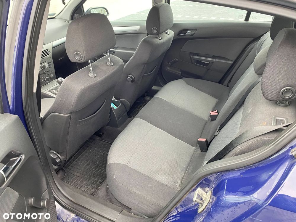 Opel Astra 1.9 CDTI - 9