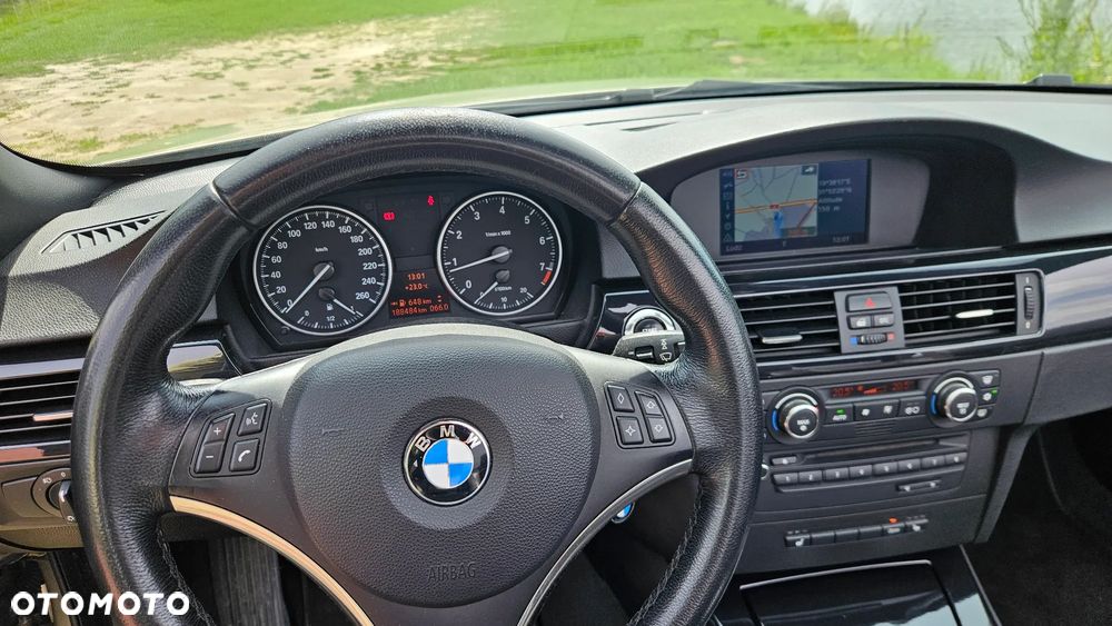 BMW Seria 3 320i - 12