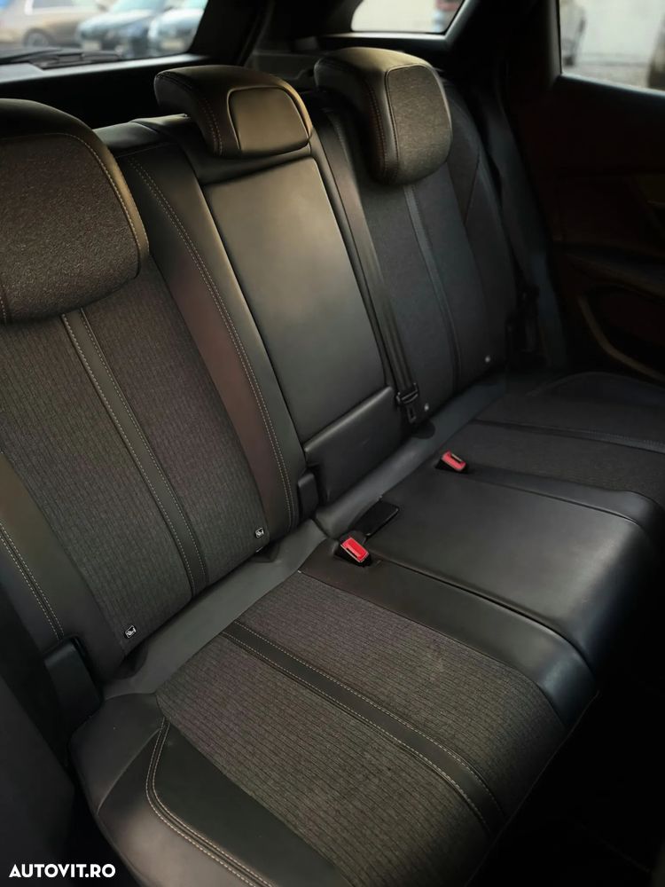 Peugeot 3008 1.2 PureTech Turbo S&S EAT6 GT-Line - 24