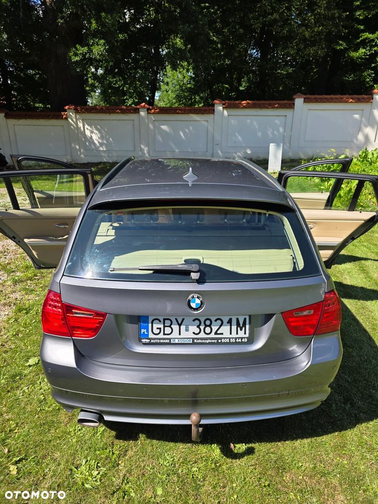 BMW Seria 3 318d DPF - 35