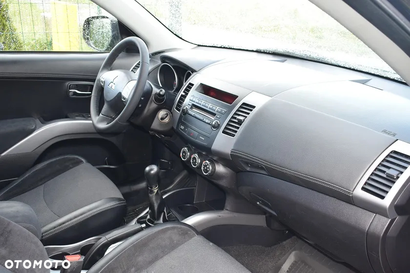 Mitsubishi Outlander 2.0 Intense 2WD - 18