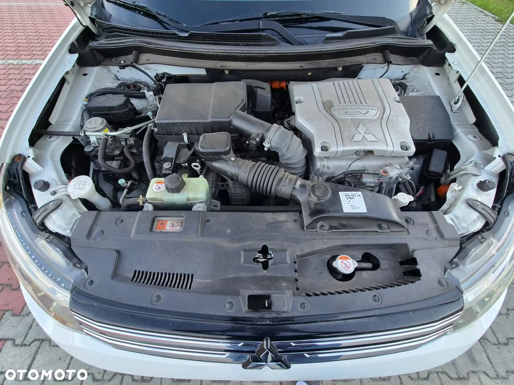 Mitsubishi Outlander 2.0 4WD Top - 21