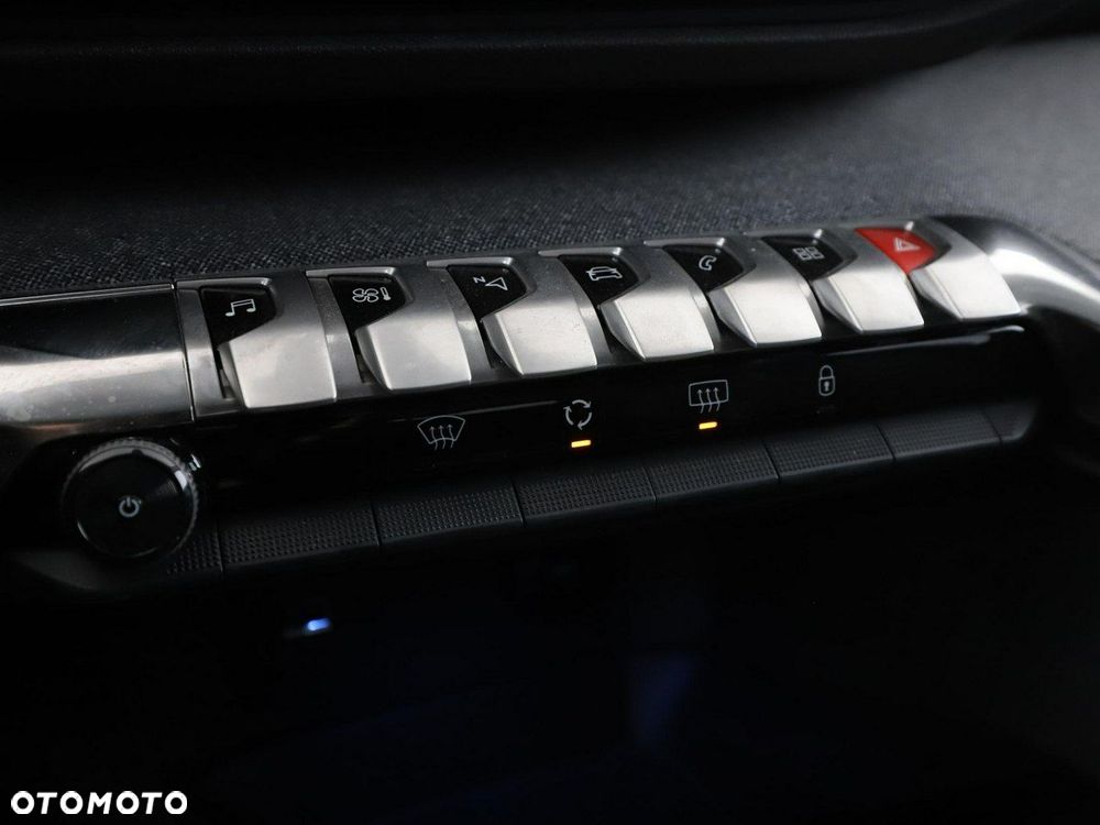 Peugeot 3008 1.2 PureTech Allure S&S EAT8 - 31