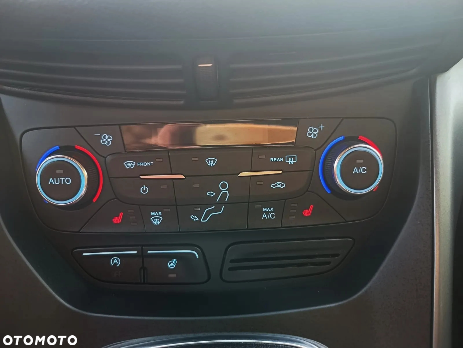 Ford Kuga 2.0 TDCi AWD Titanium - 8