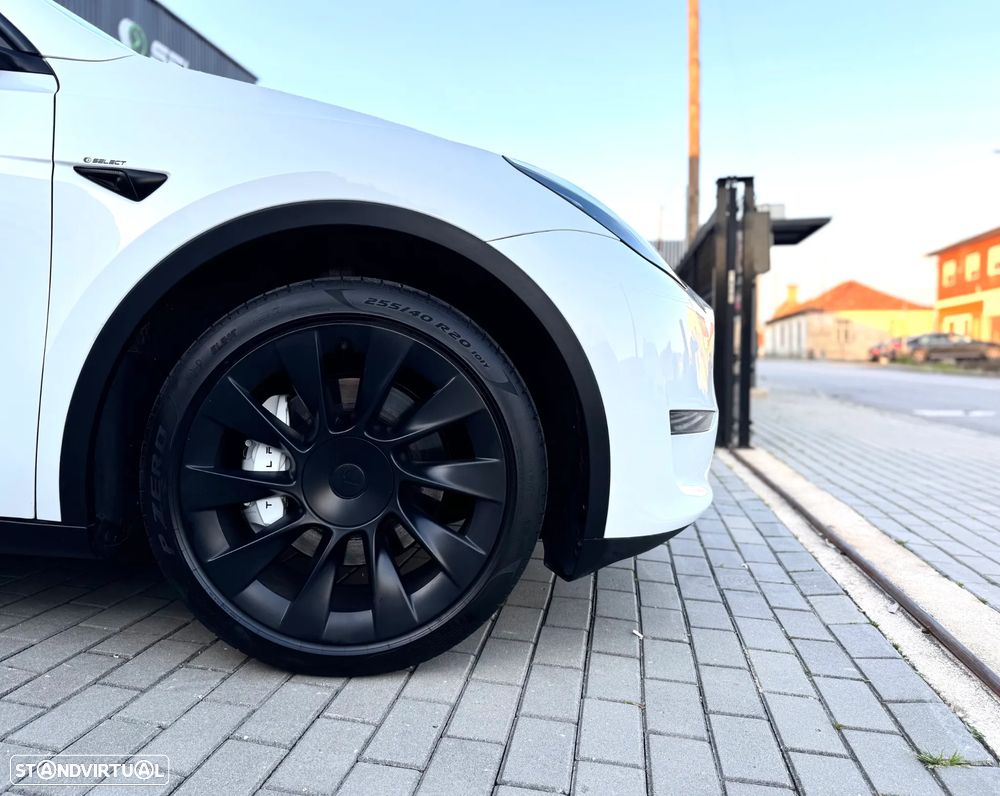 Tesla Model Y Long Range Dual Motor AWD - 8