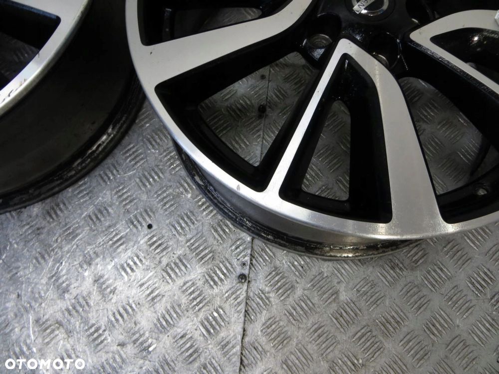 NISSAN X-TRAIL T32 FELGI ALUMINIOWE 7JX19 ET40 5X114,3 14- - 3