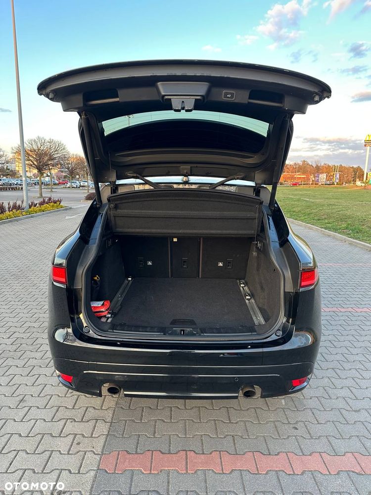 Jaguar F-Pace - 12