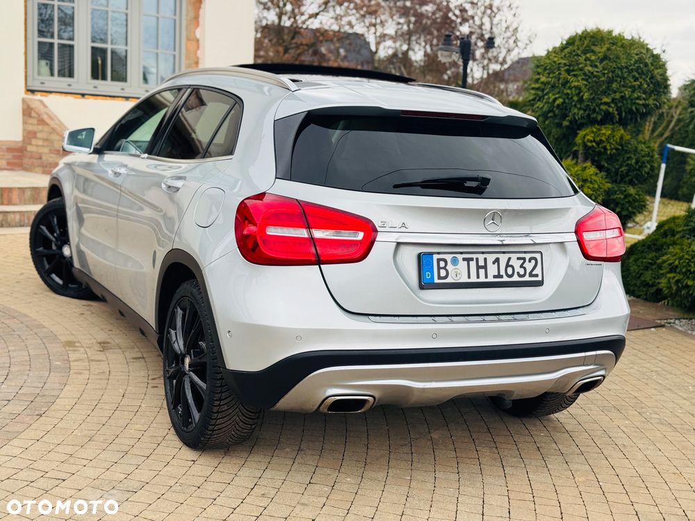 Mercedes-Benz GLA 200 7G-DCT Style - 7