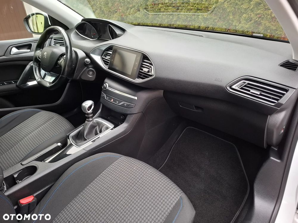 Peugeot 308 BlueHDi 130 Stop & Start Style - 17