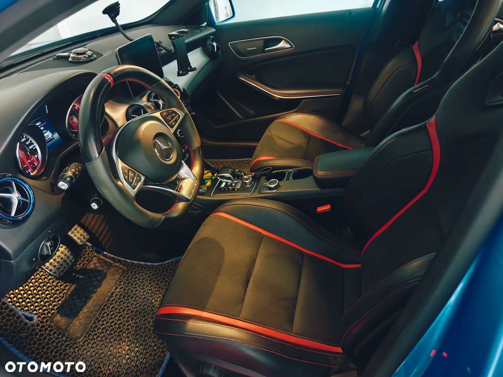 Mercedes-Benz GLA AMG 45 4-Matic - 12