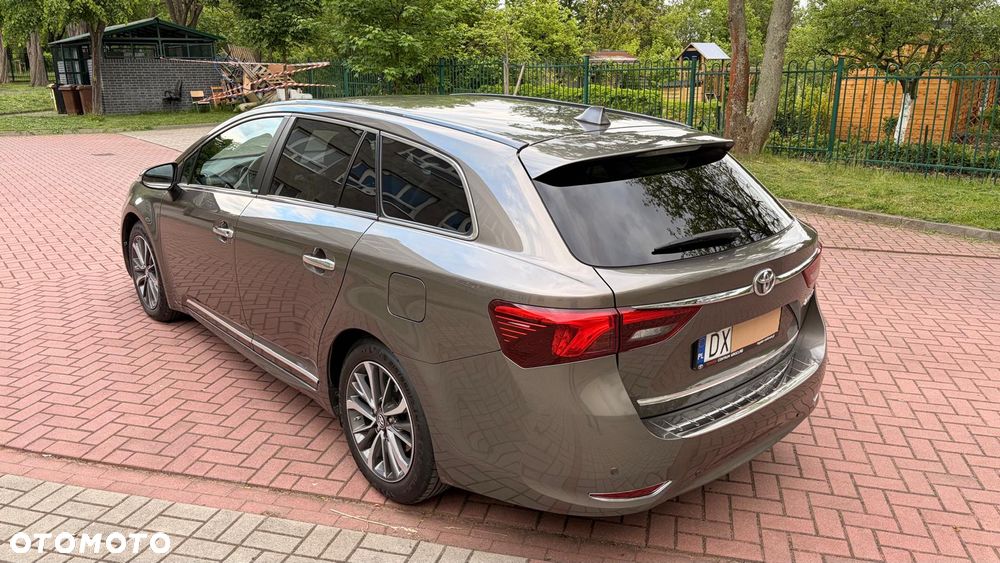 Toyota Avensis 1.8 Selection MS - 19