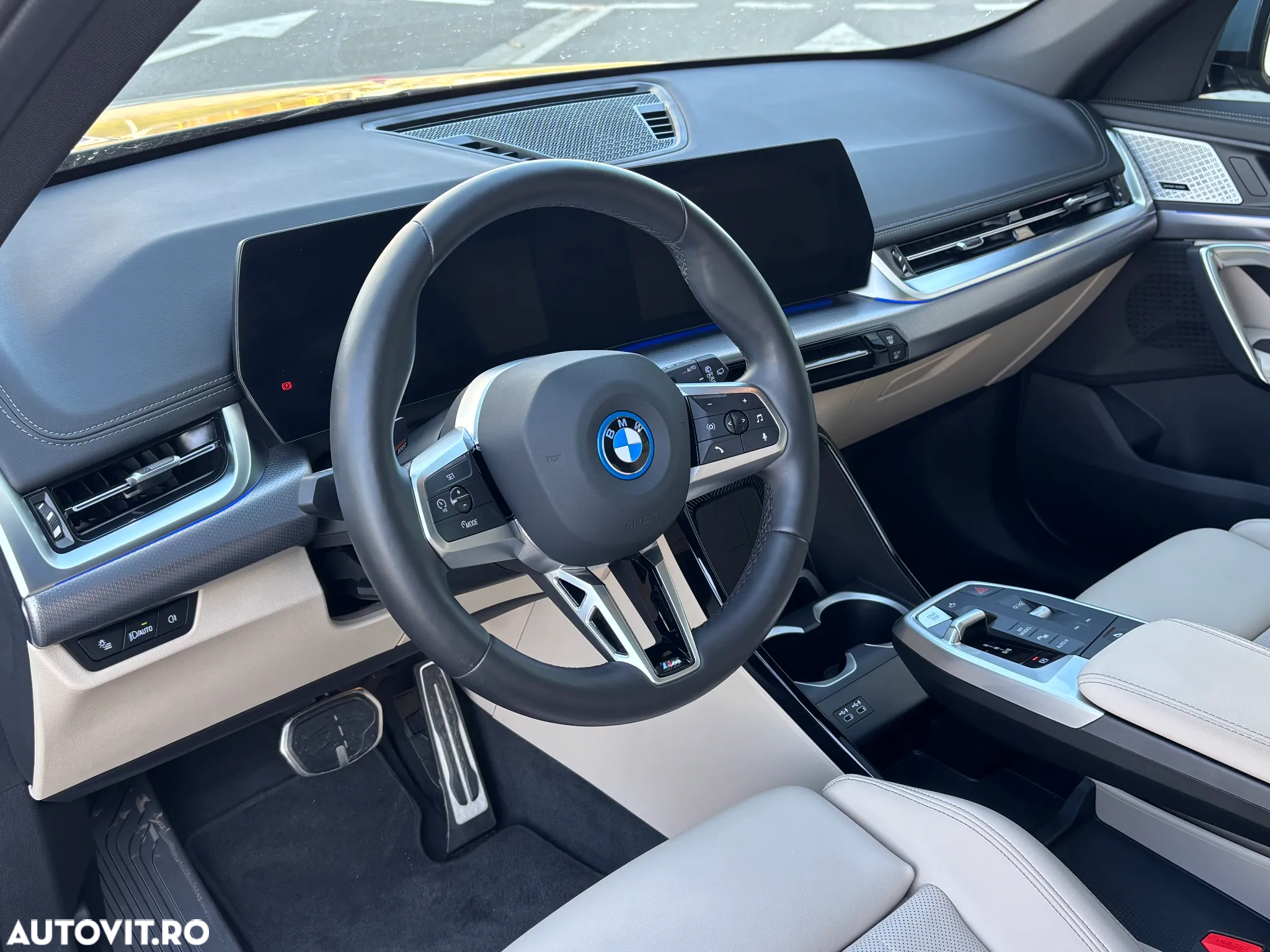 BMW iX1 xDrive30 - 11