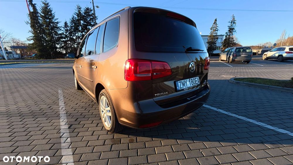 Volkswagen Touran 1.6 TDI DPF BlueMotion Technology DSG Highline - 5