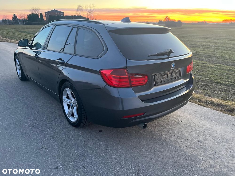 BMW Seria 3 320d Efficient Dynamics - 32